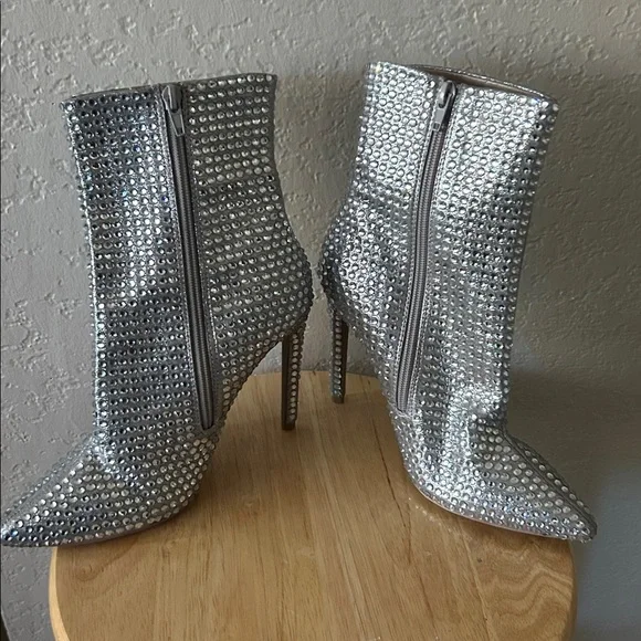 Steve Madden Winnings Rhinestone Heeled Booties - Picture 4 of 7